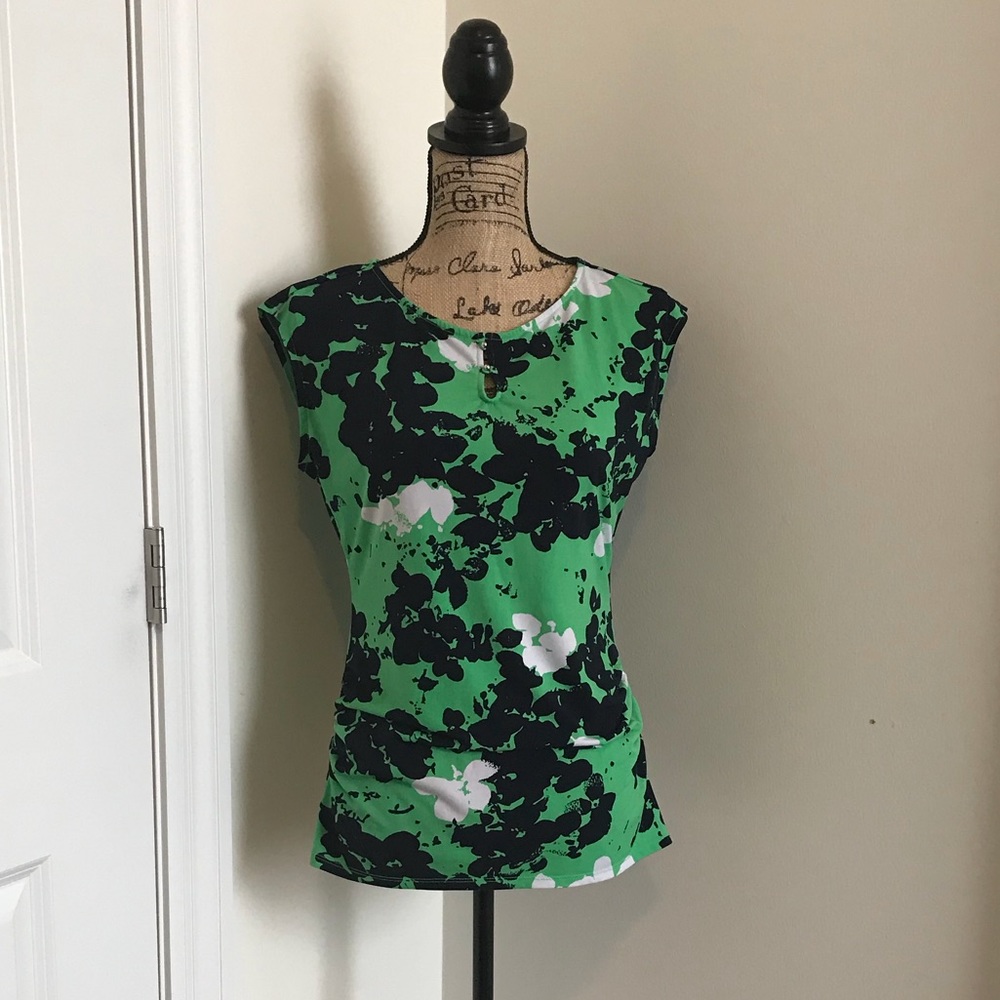 New York & Co Cap Sleeve Abstract Floral Top - Picture 3 of 7
